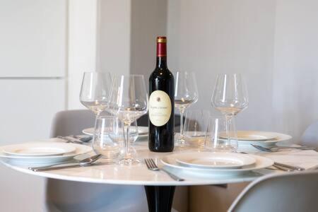 Central, Stunning 2 Bed Apartment With Parking! ケンブリッジ エクステリア 写真